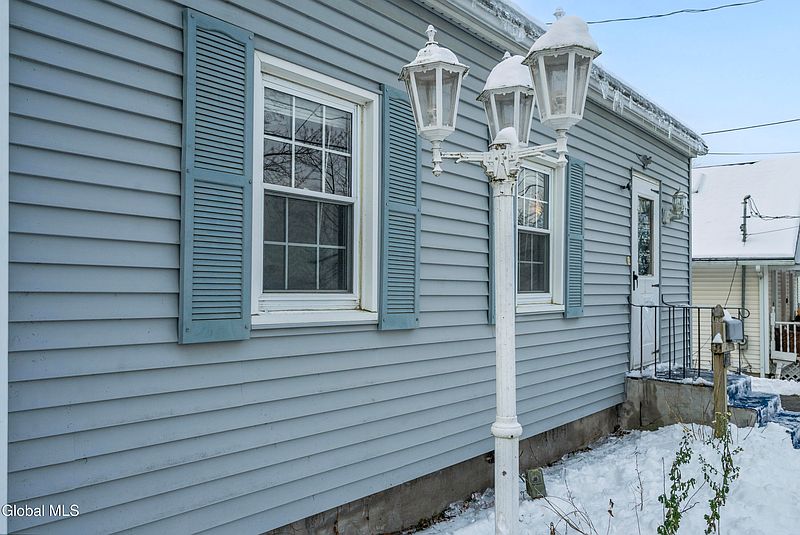 3rd image of 268 E Maryland Avenue