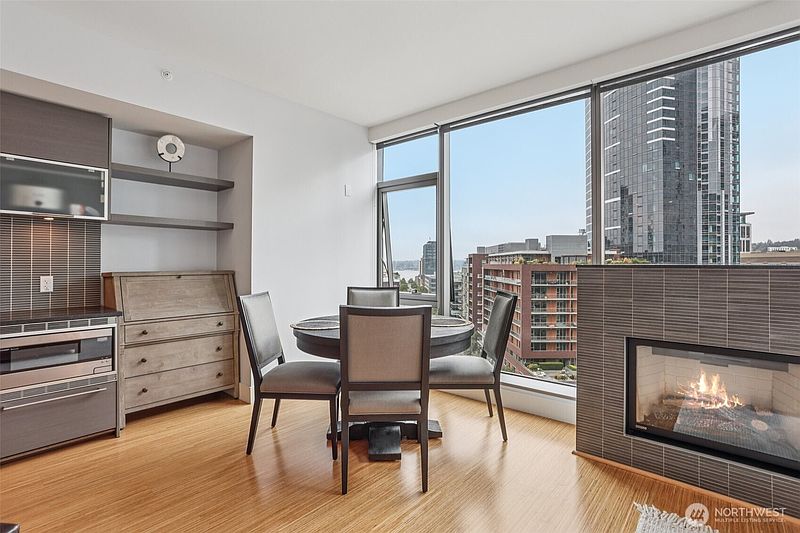 5th image of 820 Blanchard Street #904