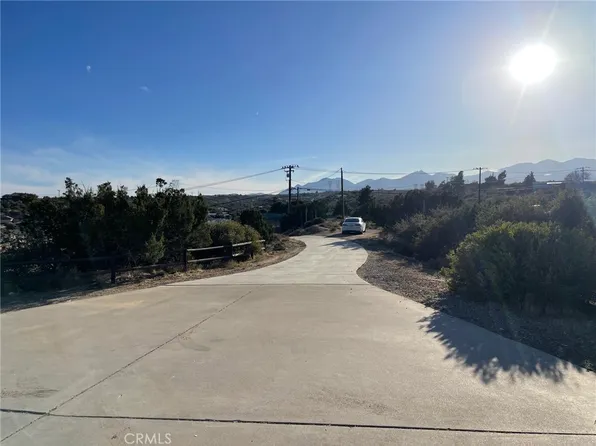 10638 Ranchero Rd, Oak Hills, CA 92344
