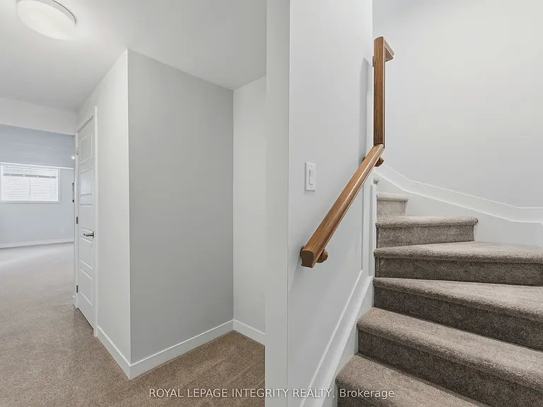 660 Fenwick Way — Photo 32