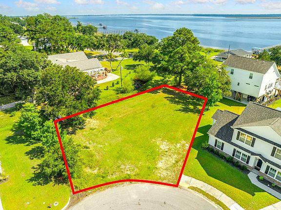 5th image of 309 Chaff Ct.