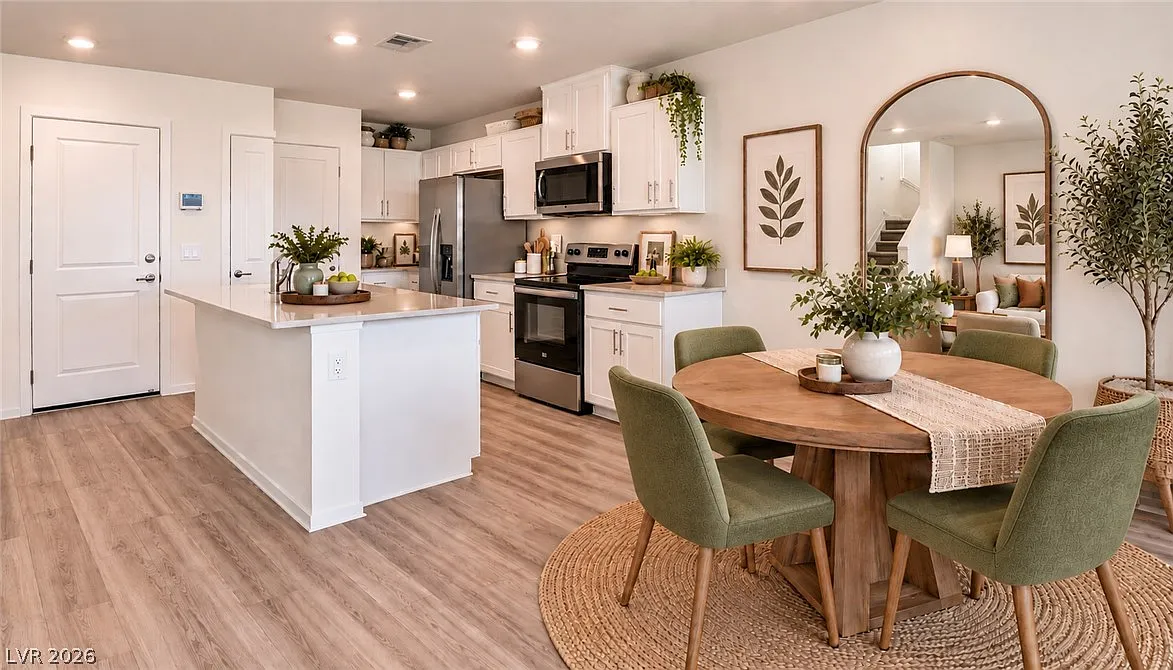 3 bed, 2.5 bath, 1419 sqft, $2,100 — Photo 3