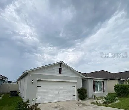 4 bed, 2.0 bath, 1867 sqft, $2,400 — Photo 3