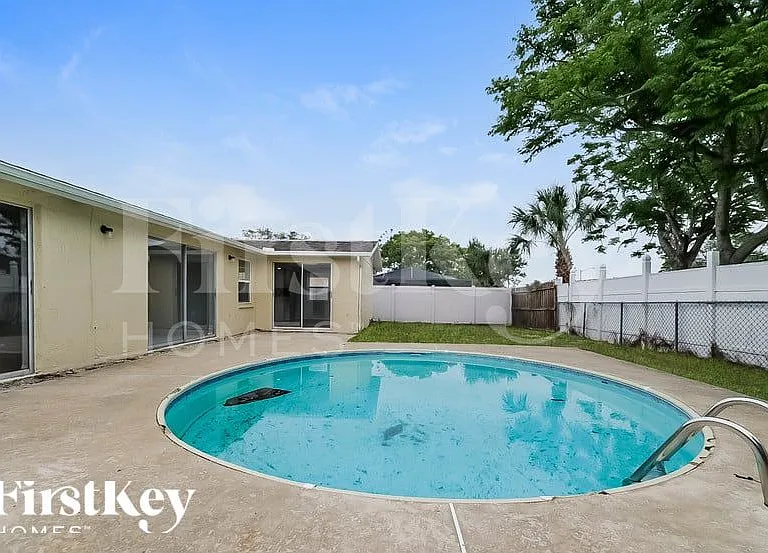 7825 Embassy Blvd — Photo 14