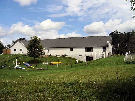 Overal rear view : Back yard