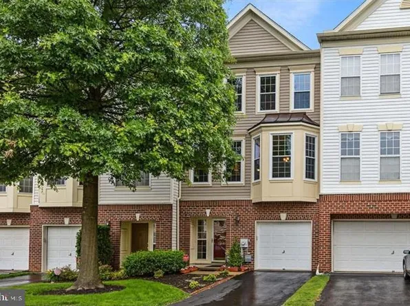 412 E Oakmeade Dr, Wilmington, DE 19810
