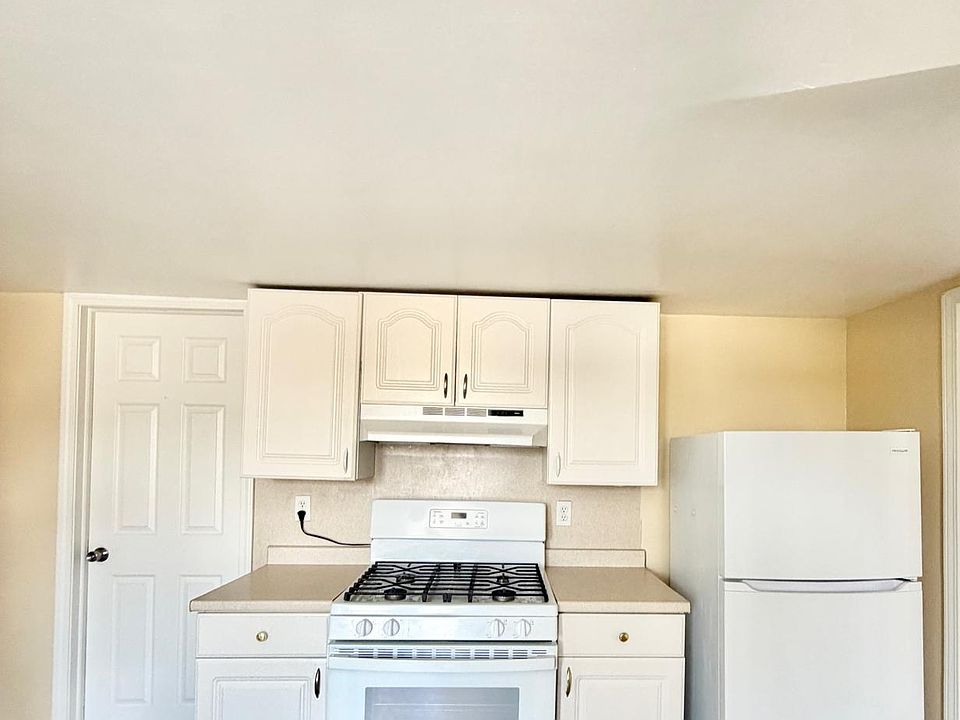 1st image of 23 Brown St #3A
