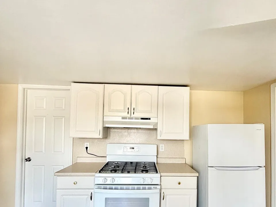 23 Brown St #3A