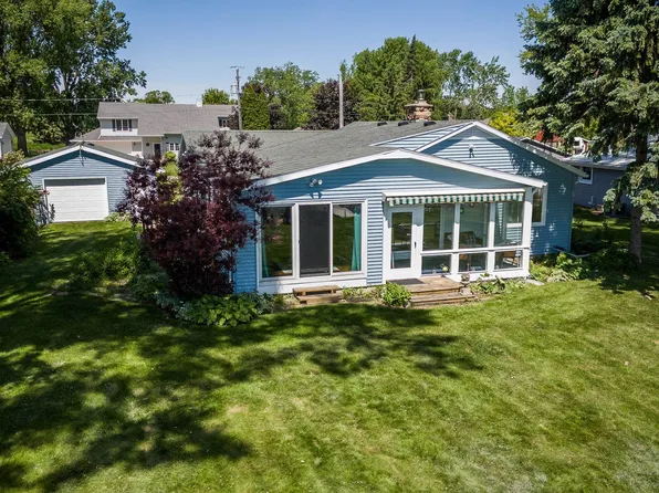 6288 Black Wolf Point Rd, Oshkosh, WI 54902