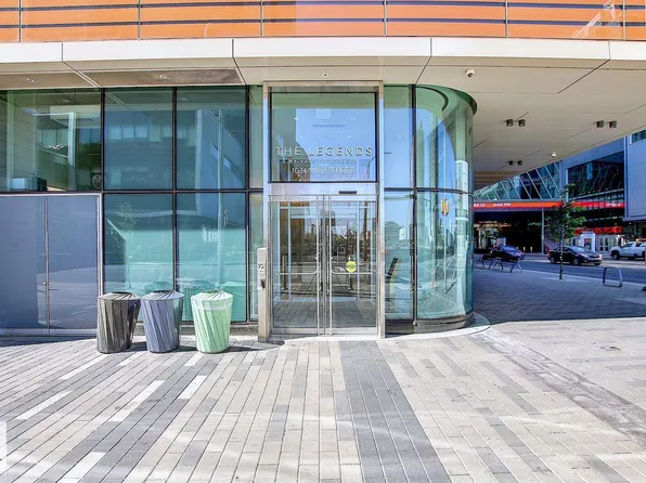 10360 102nd St NW #3205, Edmonton, AB T5J 0K6