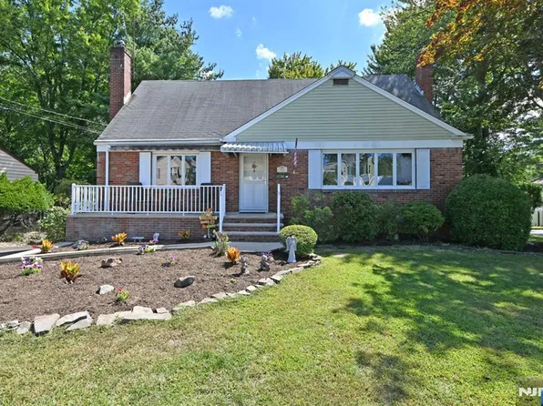 326 Bradley Ave, Northvale, NJ 07647