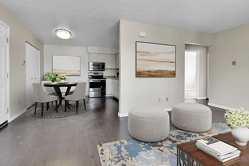 Pinon Manor Photo 1