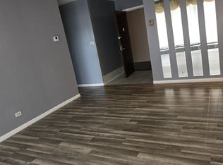 7 E Carriageway Dr APT 401, Hazel Crest, IL 60429