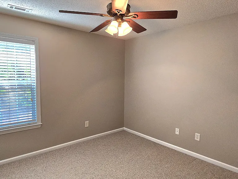3 Castleton Ct — Photo 26