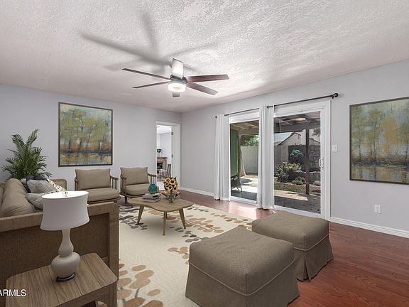 3rd image of 810 W VILLA MARIA Drive