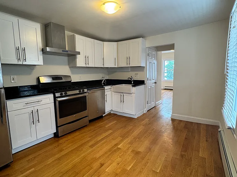 33 Harding St #1 — Photo 6