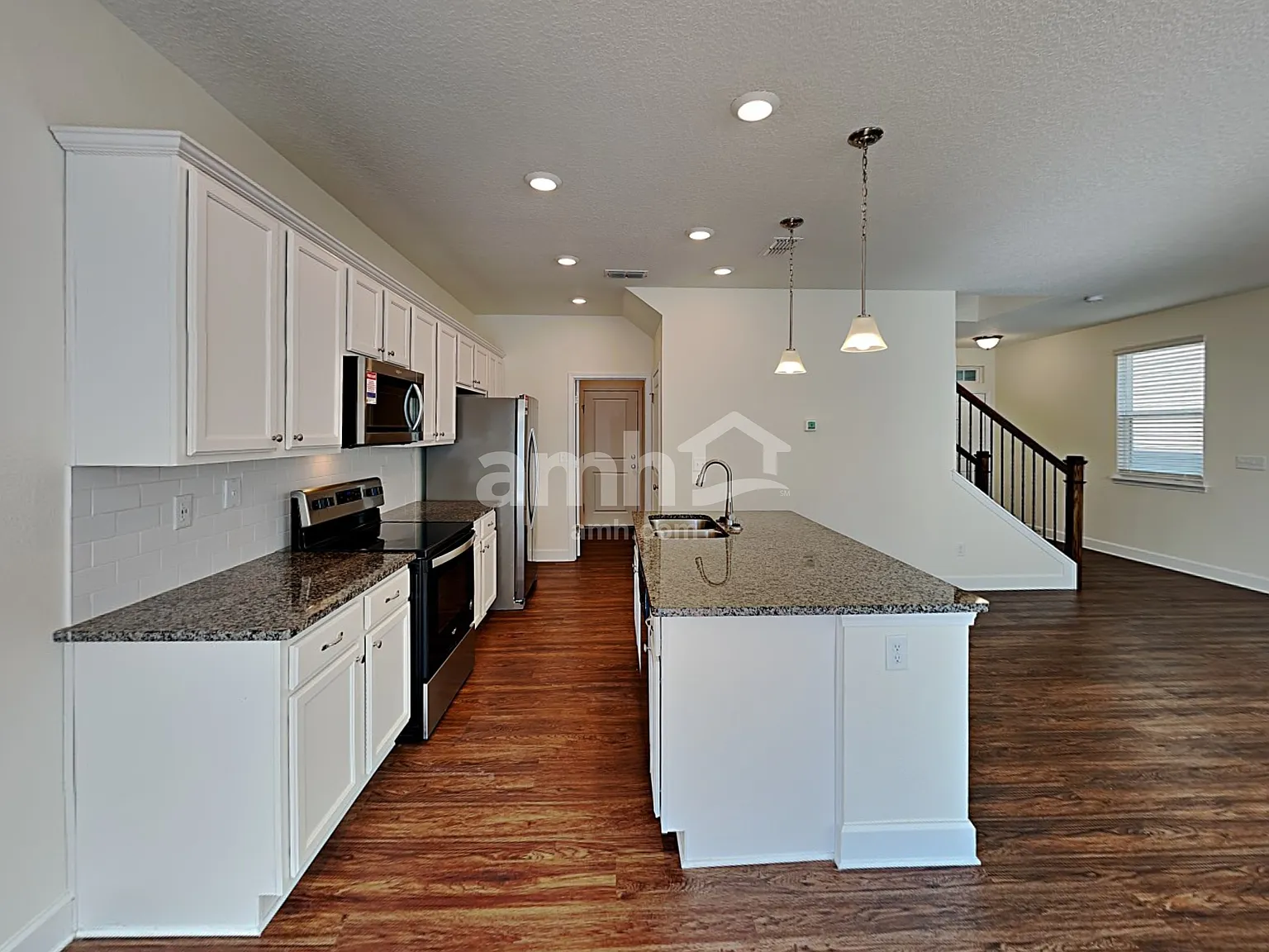 3 bed, 2.5 bath, 1838 sqft, $2,035 — Photo 4
