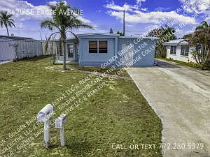 8420 SE Eagle Ave — Photo 1