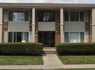 360 Walnut St APT 204, Wyandotte, MI 48192