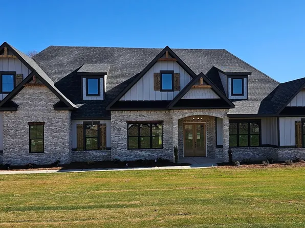 121 Triple Crown Way, Forsyth, GA 31029