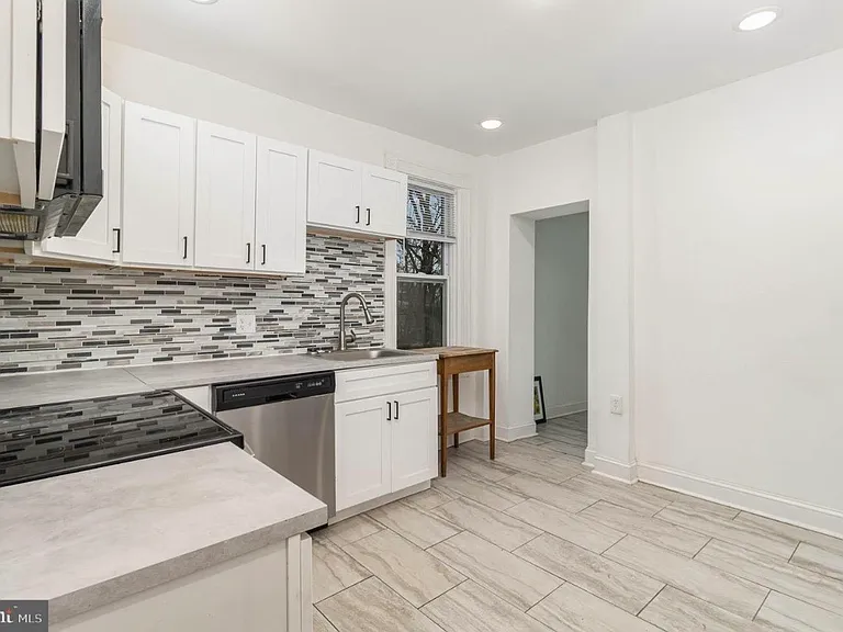 719 N Plum St #2 — Photo 7