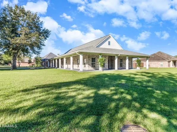 2415 Blue Haven Dr, New Iberia, LA 70563