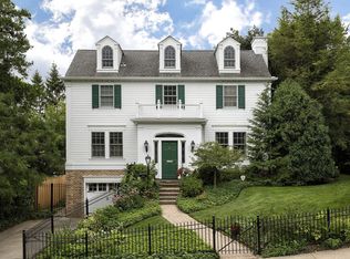 564 Meadow Rd, Winnetka, IL 60093