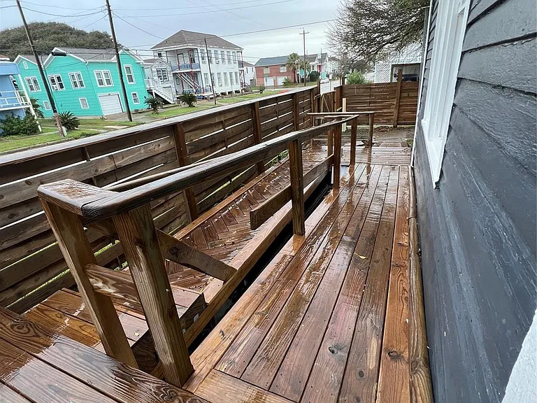 1328 Ursuline St — Photo 42