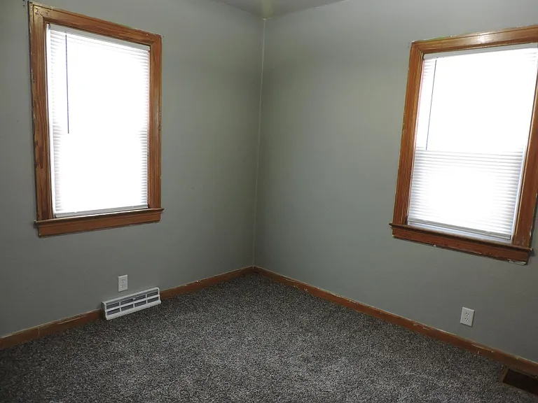 717 Dawson St — Photo 6