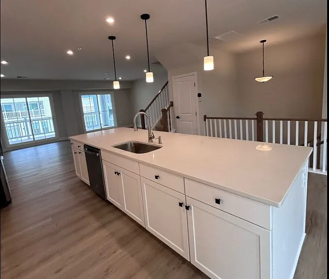 8020 Lake Laurel Ln #B — Photo 11
