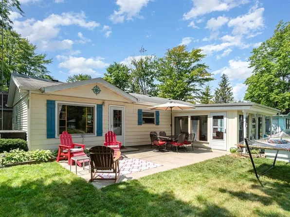 5113 Pleasant Dr, Beaverton, MI 48612