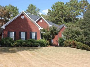 7505 Greens Mill Dr, Loganville, GA 30052