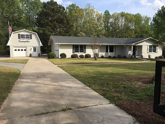 Ranch w/Detached Garage