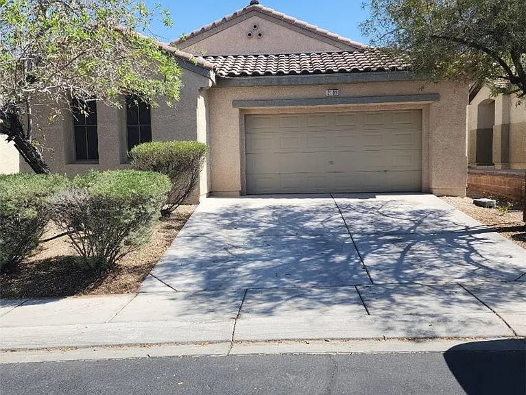 2109 Pipeline Beach Ct — Photo 1