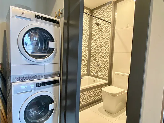 Rented by Hagstrom Management Inc | media 23