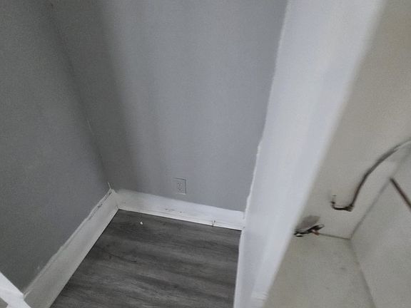 5th image of 712 W Waggoner St