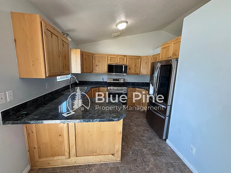 3920 E Deloy Dr — Photo 6