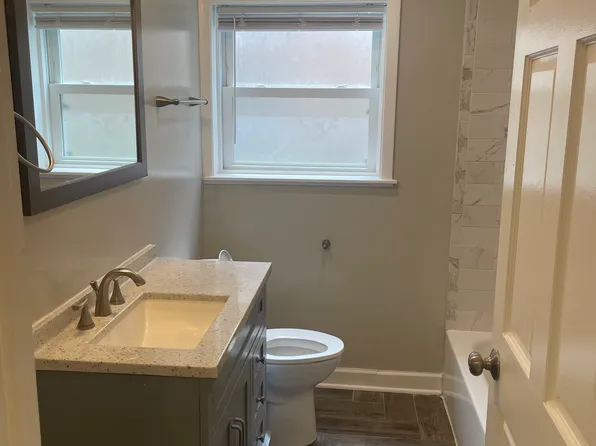 8543 Niles Center Rd, Skokie, IL