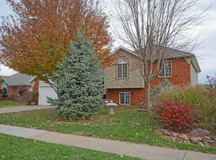 3967 W Rosebrier St, Springfield, MO 65807