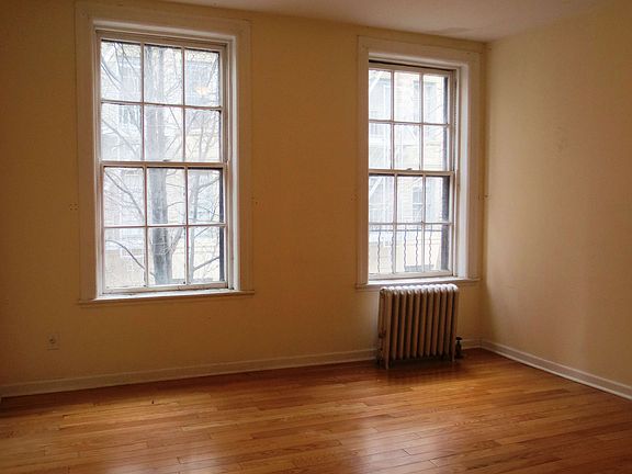 4th image of 35 Morton St APT 5