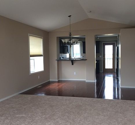3rd image of 33 Willow Ln #33