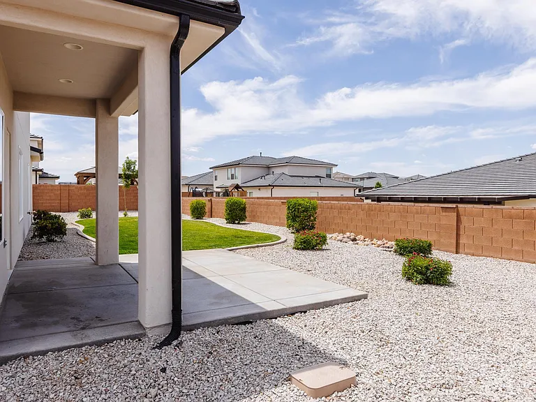 1889 E Honeycomb Dr — Photo 50