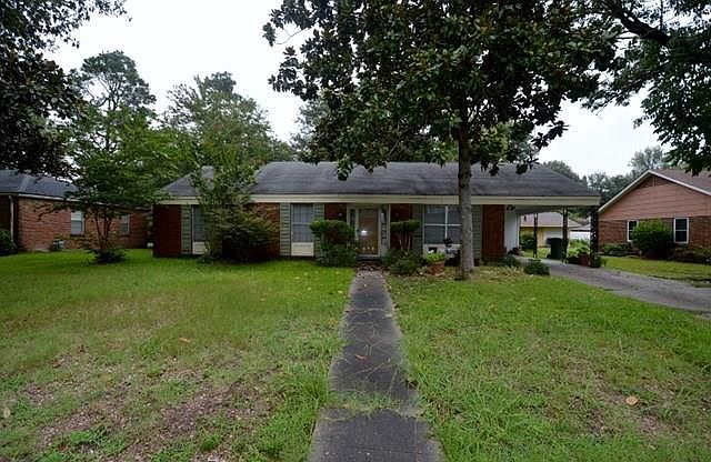 1st image of 818 Hart Dr