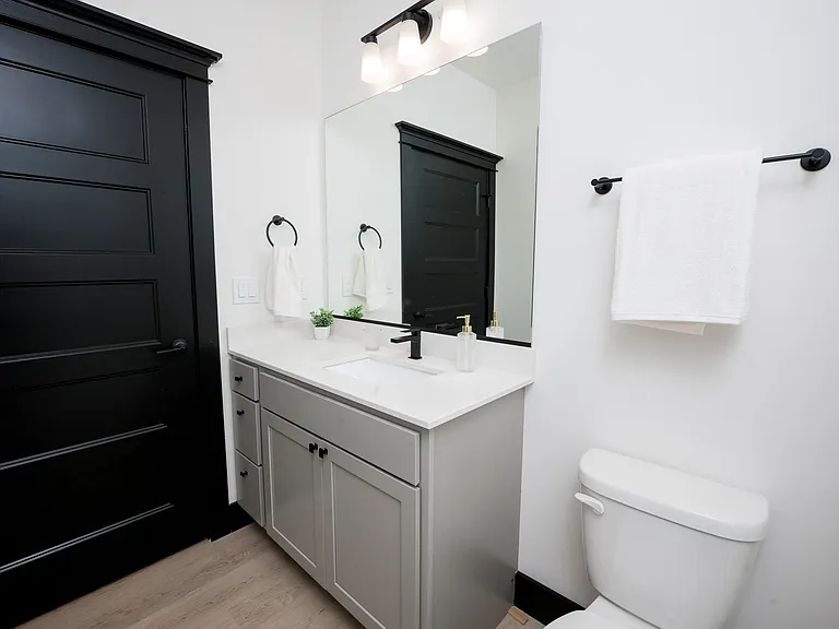 64 E Chester St #101 — Photo 4