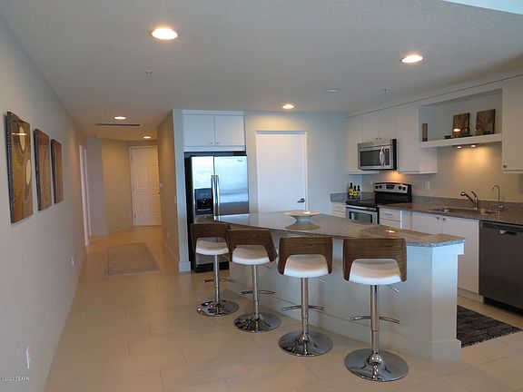 4th image of 2 Oceans West Blvd APT 2107