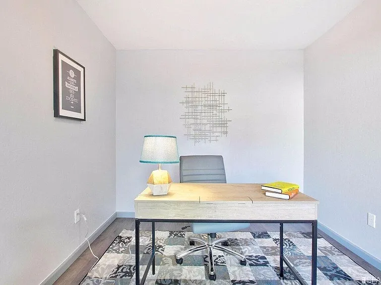 31221 Lily St — Photo 4