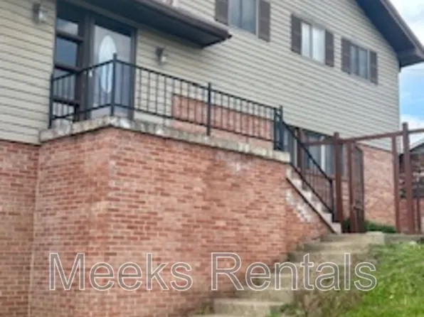 1118 Montrose Dr, South Charleston, WV 25303