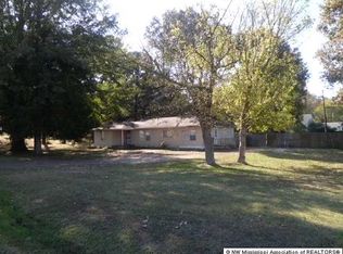2977 Gwynn Rd, Nesbit, MS 38651