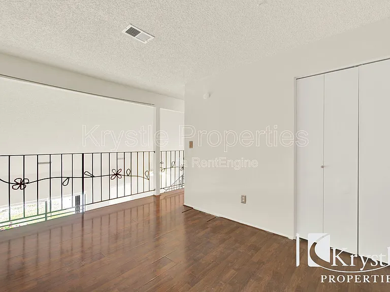 1398 Hale St — Photo 17