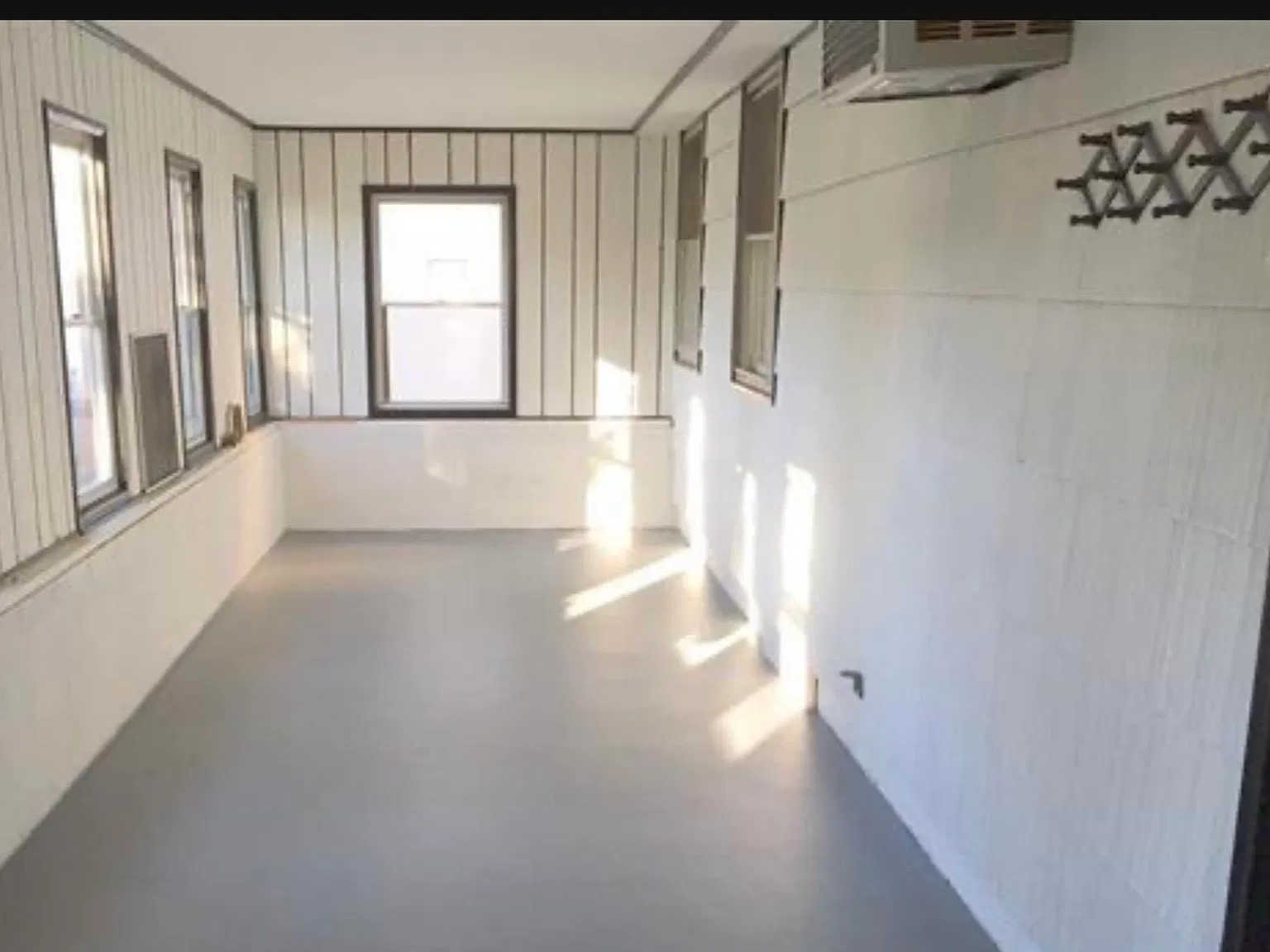 3 bed, 1.5 bath, $2,500 — Photo 4